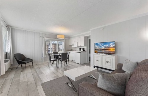 Avalon Resort | Beachcomber Resort 1bedroom Queen suite