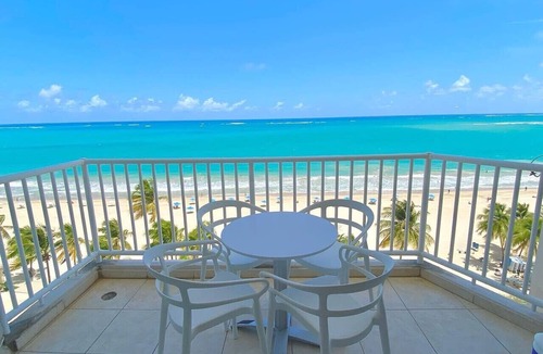 Isla Verde Condo | Beachfront 2b/2b Isla Verde Marbella Oeste