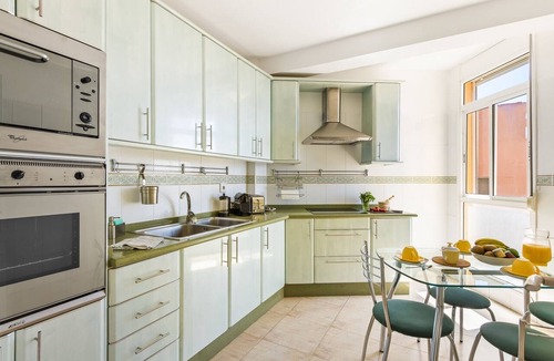 Radazul Apartment | Beachfront triplex with parking