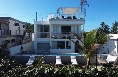 Palmas Altas Villa | Beachfront Villa Infinity Pool Rooftop Lounge Master Suite w/Balcony