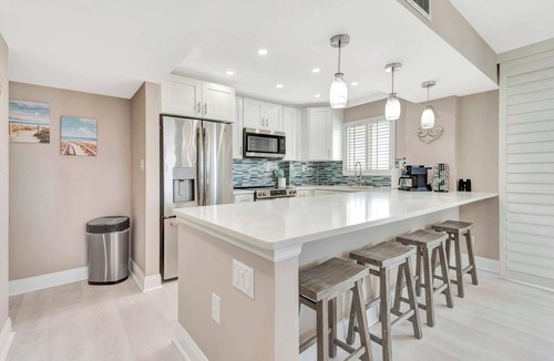 Ocean Shores Condo | Beautiful 2-Bedroom/2 -Bath Condo direct beachfront Ormond Beach