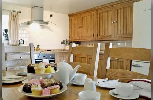 Tregaron House | Beautiful 5* Cottage, sleeps 6 with two bathrooms