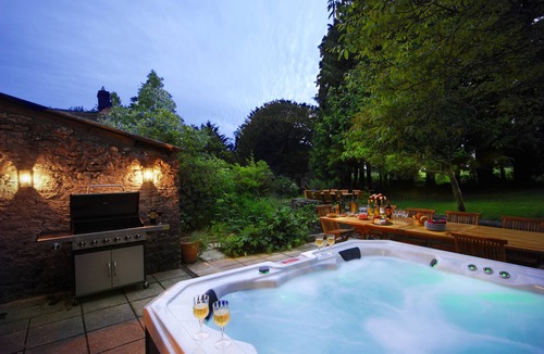East Horrington House | Beautiful 5bedroom house sleeps13 hottub