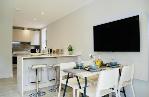 Westbourne Apartment | Beautiful AlumPointe Apartment - 400m to the beach