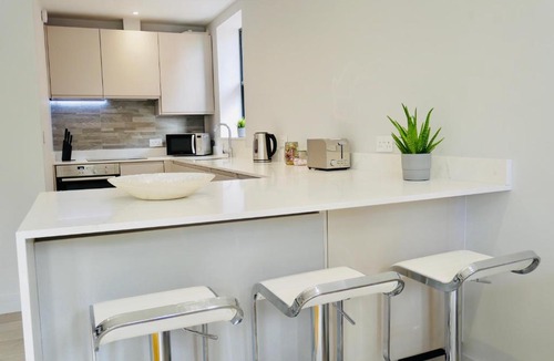 Westbourne Apartment | Beautiful AlumPointe Apartment - 400m to the beach