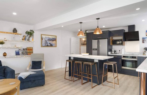 Exeter Apartment | Beautiful Apartment with Parking, Central Exeter