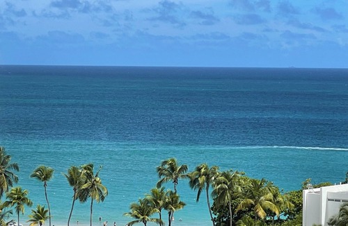 Isla Verde Apartment | Beautiful Condo with Ocean View, Complimentary Parking and WIFI