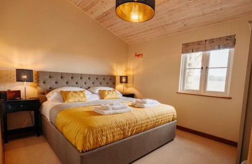 Woodbridge House | Beautiful Cottage with Heated Outdoor Swimming Pool in Bredfield near to Woodbridge on the Suffolk Coast