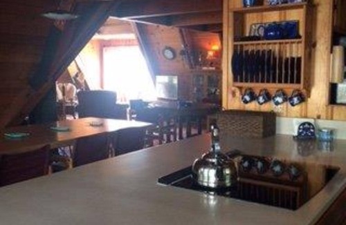 Lake Almanor Country Club Cabin | Beautiful Lakefront Cabin June through October only
