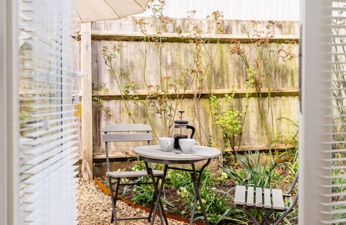 Stratton Villa | Beautiful Two Bedroom Home Near Cirencester