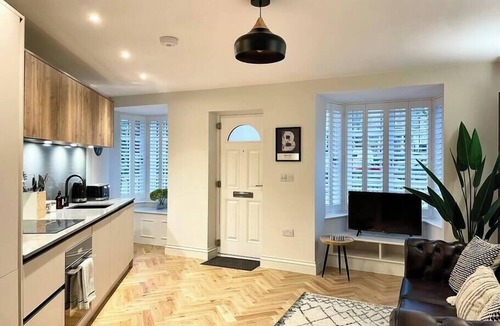 Bristol Apartment | Beautiful Two Storey Apartment in City Centre- 1