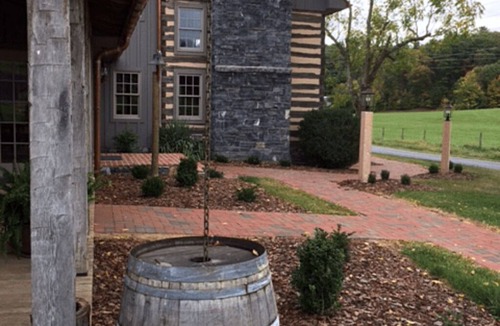 Swoope Bed & Breakfast | Bed&Breakfast in a 1795 Log Cabin on working farm, Honorable Jacob Swoope Suite
