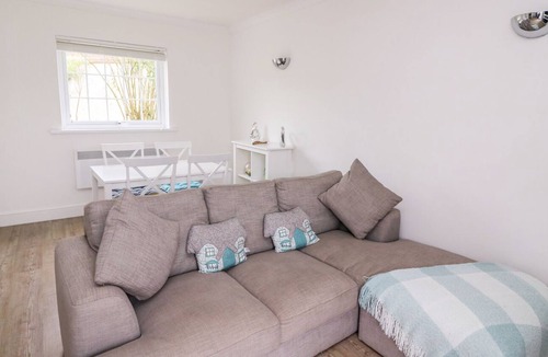 Aberporth Cottage | BEECH TREE COTTAGE, family friendly, with a garden in Aberporth