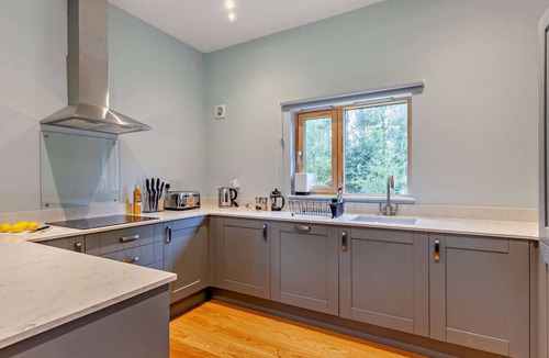 Corsley Apartment | Beech View 4 - Three Bedroom Apartment, Sleeps 6