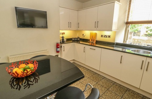 Ilkley Cottage | BELLE VUE, pet friendly, character holiday cottage in Ilkley
