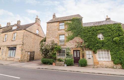 Stow-on-the-Wold House | Benfield