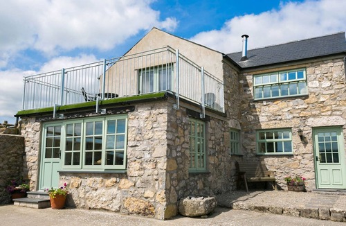 Pentraeth Cottage | Beudy Odyn - a ground floor bedroom that sleeps 2 guests in 1 bedroom