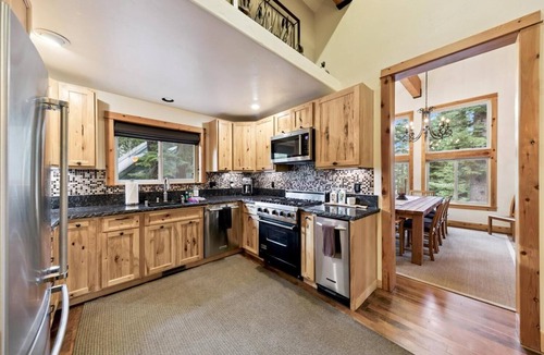 Truckee Cabin | Blue Moose Cabin - 2 Masters, Resort Amenities