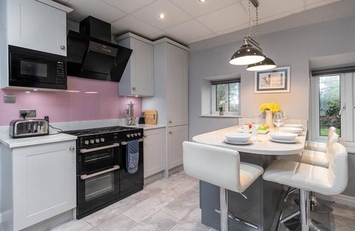 Beaumaris Cottage | Bodfryn Cottage - Three Bedroom Cottage, Sleeps 6