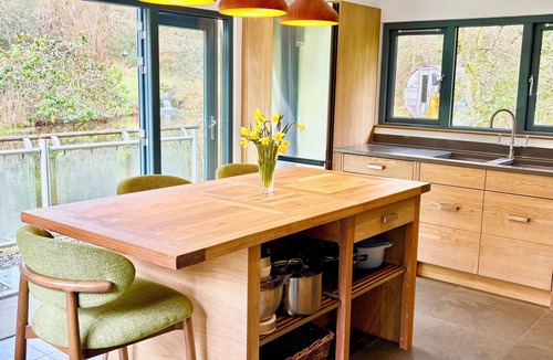Penny Bridge Cottage | BRACKEN GROUND, pet friendly, luxury holiday cottage in Coniston