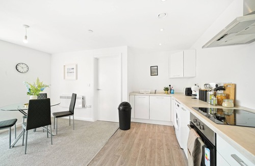 Luton Apartment | Brand New 2 Bed, 2 Bath Apartment in Luton 26