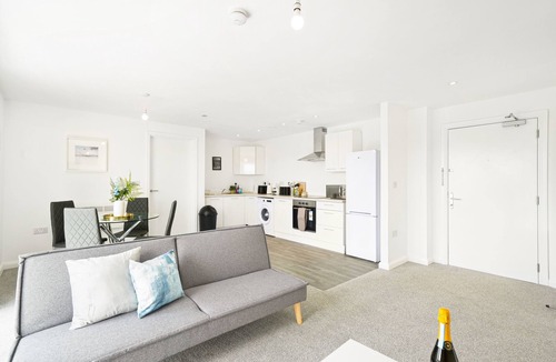 Luton Apartment | Brand New 2 Bed, 2 Bath Apartment in Luton 26