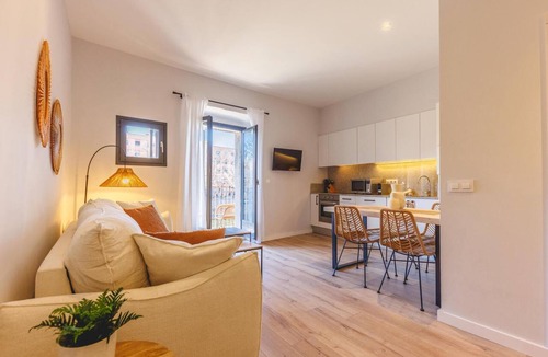 Barri Vell Apartment | Bravissimo Calderers El Llop, with river views