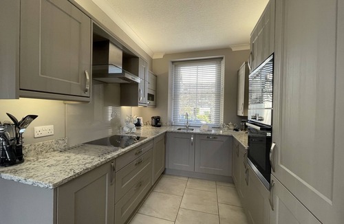Keswick Cottage | Bridge Cottage - a cottage that sleeps 6 guests in 3 bedrooms