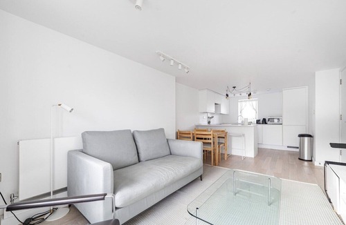 Belgravia Apartment | Bright 2-Bed, 2-Bath with Balcony