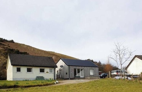 Bristol Cottage | Bright 2-Bed Cottage in South Skye |Dog-Friendly Retreat Near Coast & Distillery