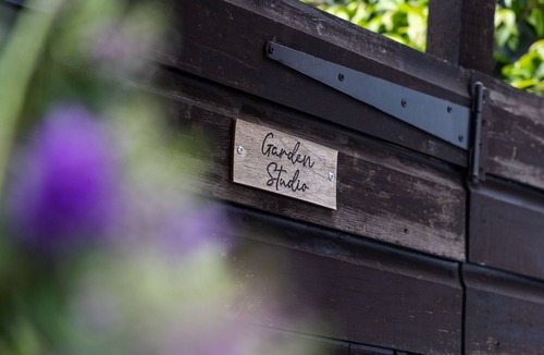 Williton Apartment | Bright and airy garden studio