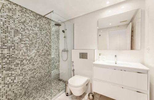 Puerto Banus Apartment | Bright apartment in the heart of Puerto Banus