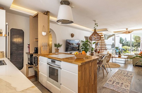 El Paraiso Apartment | Bright apartment with private rooftop in El Paraíso