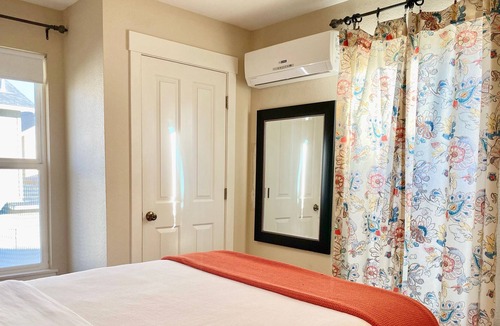 Chico House | Bright & Charming Loft in Beautiful neighborhood!