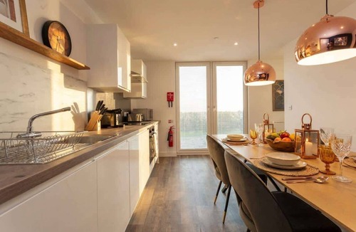 Old Trafford Apartment | Bright Contemporary 2BED Apartment by Old Trafford