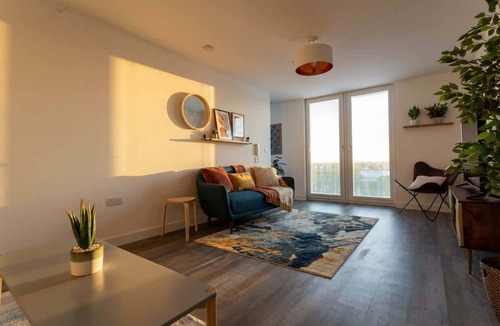 Old Trafford Apartment | Bright Contemporary 2BED Apartment by Old Trafford