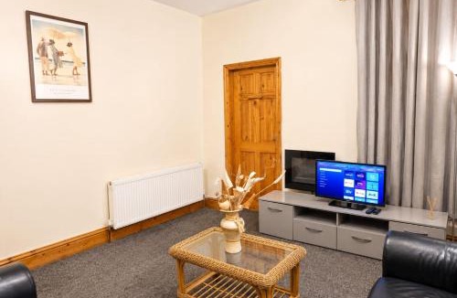 Birmingham House | Bright Double Room with Fast Wi-Fi Near Birmingham City Centre