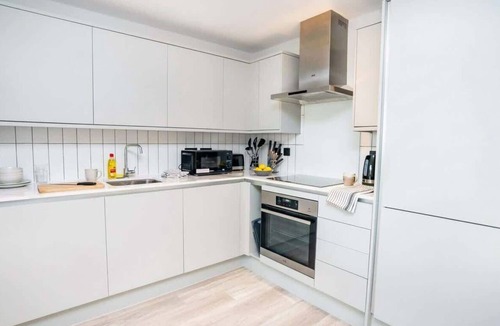 Bordesley Apartment | Bright & Stylish Central Birmingham 2 Bed Flat