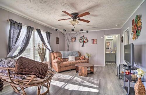 Mohawk House | Bring Your Pets! Midway Abode with Yard and Fire Pit