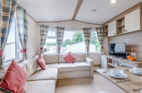 Helston House | Bronze Caravan with parking 2 bed slp 4