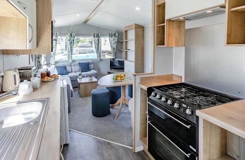 Helston House | Bronze Caravan with parking 2 bed slp 6