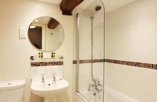 Alcester Hotel | Broom Hall Inn