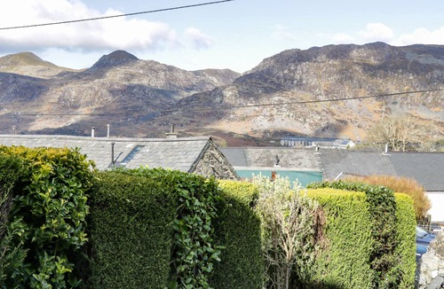 Manod Cottage | BWTHYN FFYNNON, family friendly, with open fire in Blaenau Ffestiniog