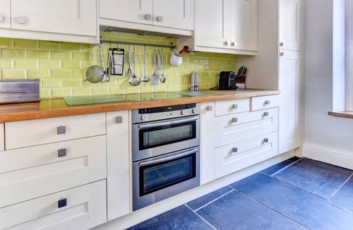 Llansteffan House | Bwthyn y Bardd in Llansteffan