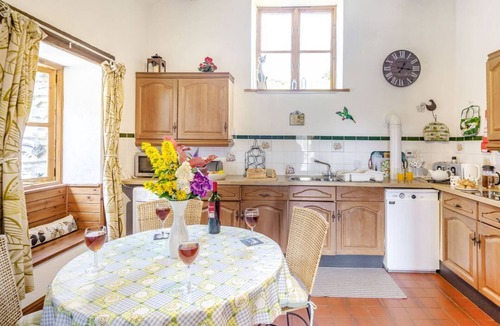 Beddgelert House | Bwythyn Y Wennol, Beddgelert