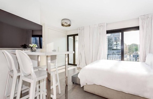 Puerto Banus Apartment | by RIVA - Chic, Contemporary Studio in Puerto Banus Gardens