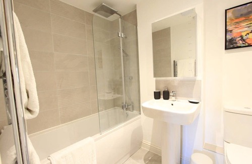 Filton Condo | Cabot Mews Apartment 6 - Hopewell