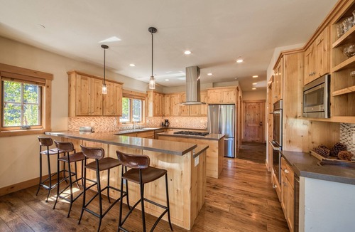 Truckee House | Caleb's Luxury Old Greenwood 3 BR Plus Loft with Gym and Hot tub Access and Dog OK