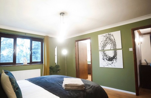 Cambridge House | Cambridge | 7 Bedrooms | Free Parking