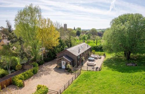 Chipping Campden House | Campden Barn - Exclusive Home with Hot Tub